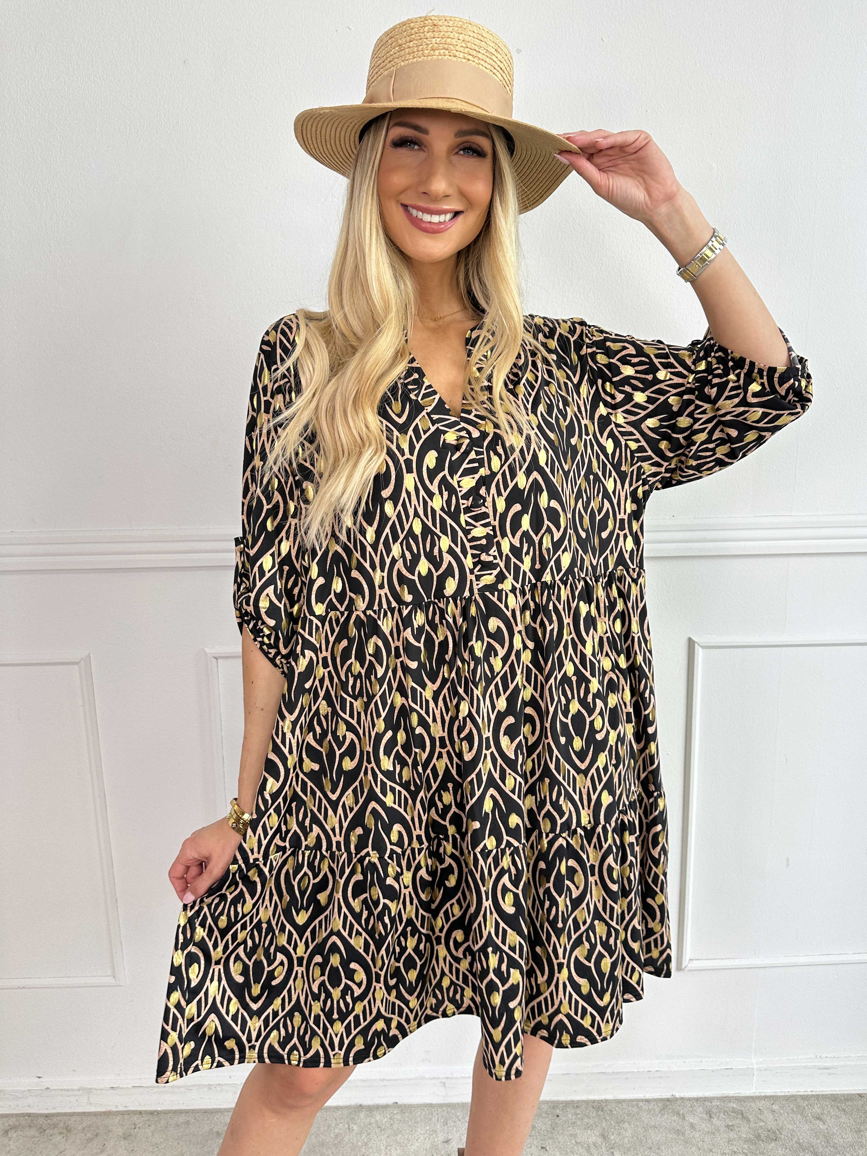 Milano Boho Midi - Mønstret kjole med guld dutter og lag på lag look